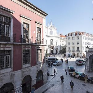 Downtown Doll'S House