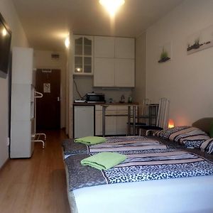 Apartments Leslie