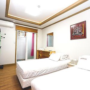 Standard Private Bathroom Twin Room
