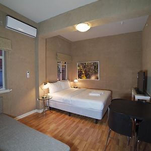 Superior  Private Bathroom Studio