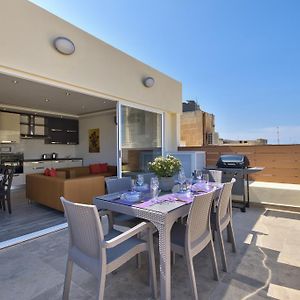 Valletta Luxe 3-Bedroom Duplex Penthouse With Sea View Terrace And Jacuzzi