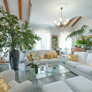 Luxury Old Town Apartment With Breathtaking Sea View