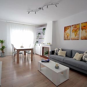 Sunny Apartment Central Sitges
