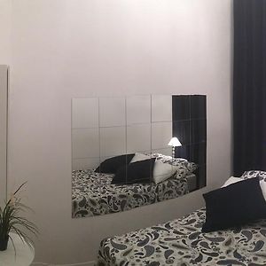 Chambre Économique Lit King-Size