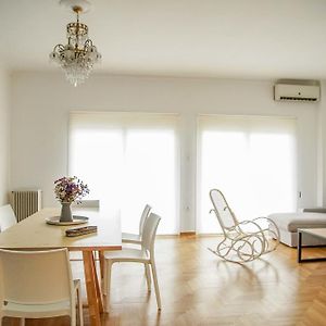 Athenian Blue - Family Apt 5' Minutes From Acropolis Museum