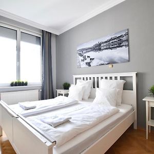 Appartement à 3 Chambres à Coucher