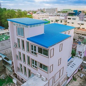 S.E.T Thanmongkol Residence