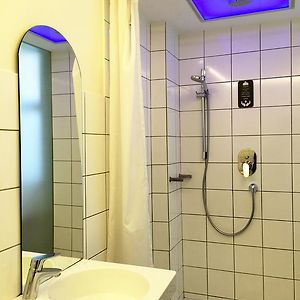 Chambre Standarde Lit Queen-Size