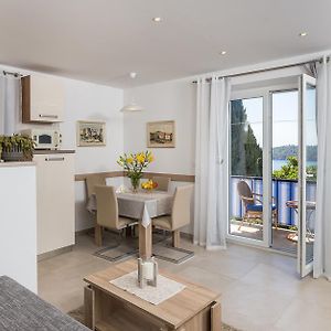 Nora Apartment By Duhomes