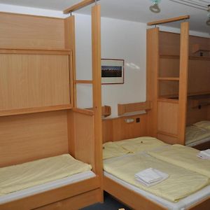 Chambre Juste Pour Hommes Dortoir