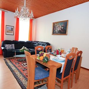 Appartement à 2 Chambres à Coucher