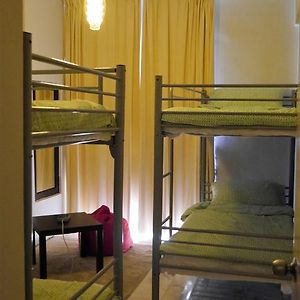 Chambre Juste Pour Hommes Dortoir