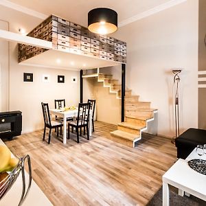 Appartement à 2 Chambres à Coucher