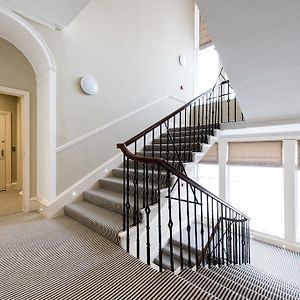 Royal Princes Suites