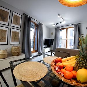 Browar Lubicz Apartment | Balcony | Elevator | Free Garage