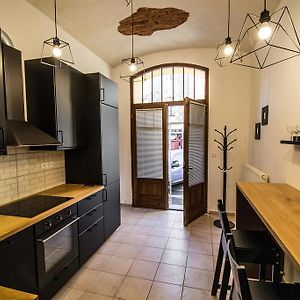 Appartement à 3 Chambres à Coucher