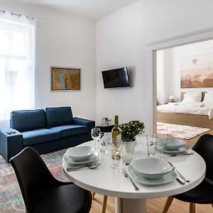 Appartement à 2 Chambres à Coucher