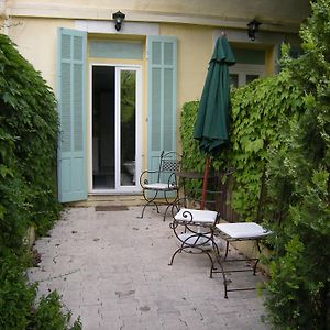 Croisette-Oasis