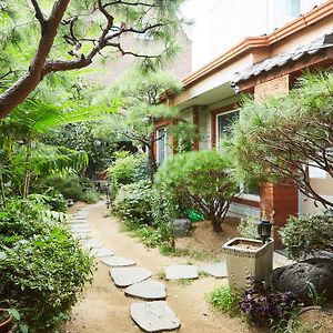 Haha Guesthouse Itaewon