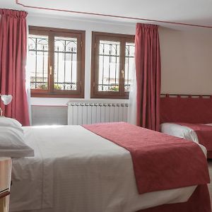 Chambre Triple Rez-de-chaussée