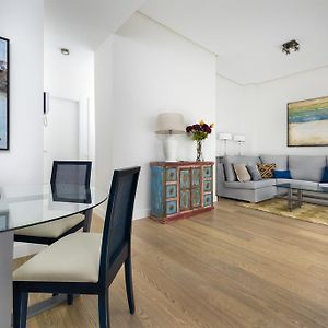 Appartement de Luxe à 2 Chambres à Coucher
