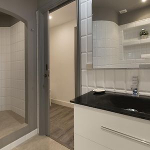Appartement Luxe à 3 Chambres à Coucher