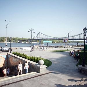 Podil Apart Near Poschtova Square History Center