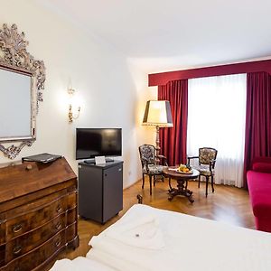 Chambre Standarde Lit Queen-Size