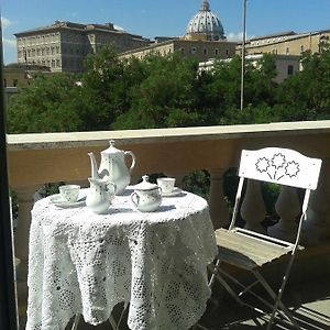 Un Caffè Sul Balcone 1
