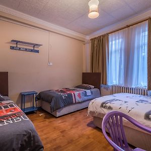 Dormitory Room Mixed