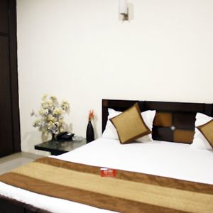 Oyo Rooms Hazrat Nizamuddin Railway Station 2