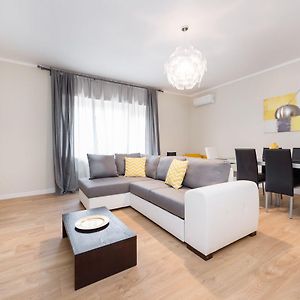 Appartement à 3 Chambres à Coucher