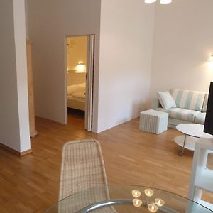 Appartement à 2 Chambres à Coucher