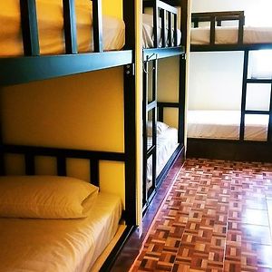 Chambre Juste Pour Hommes Dortoir