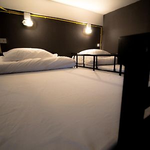 Dormitory Room Mixed
