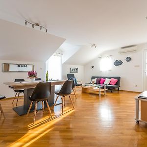Appartement à 3 Chambres à Coucher