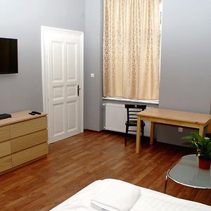 Market Square Apartment