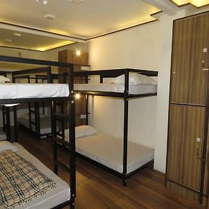 Dormitory Room Mixed