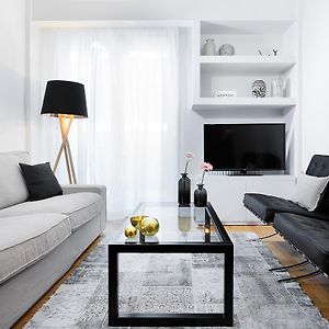 Lux Central Apt at Kolonaki Area