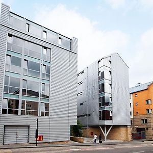 Appartement à 3 Chambres à Coucher