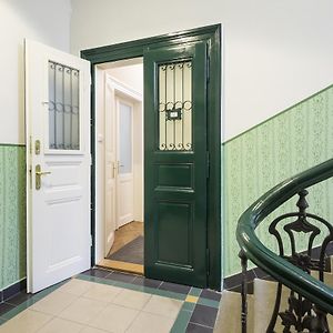 Appartement à 3 Chambres à Coucher
