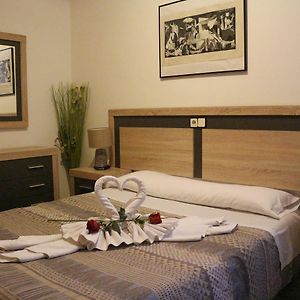 Pension San Isidro