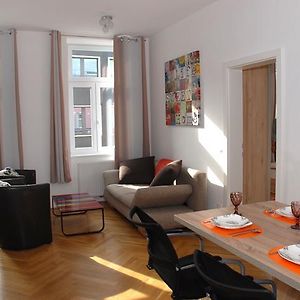 Appartement à 2 Chambres à Coucher
