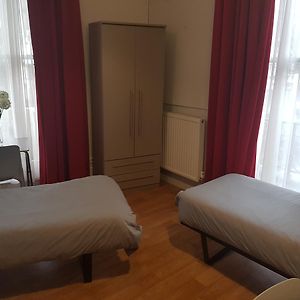 Chambre Juste Pour Hommes Double