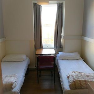 Chambre Juste Pour Hommes Dortoir