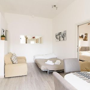 White terrace apartment navona