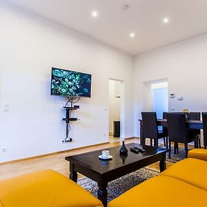 Appartement à 2 Chambres à Coucher