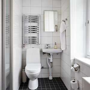 Private Bathroom Quadruple Room