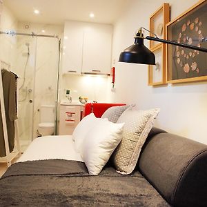 Studio Lit King-Size