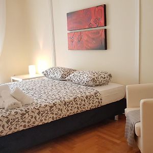 Menta Errathens Apartment - Athens Center, 5 Bd, 2 Bath